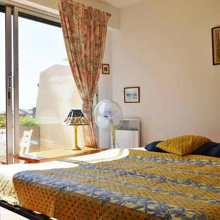 Le Lavandou, 1 Pièce, 4 Personnes - Fr-1-251-409 * Le Lavandou